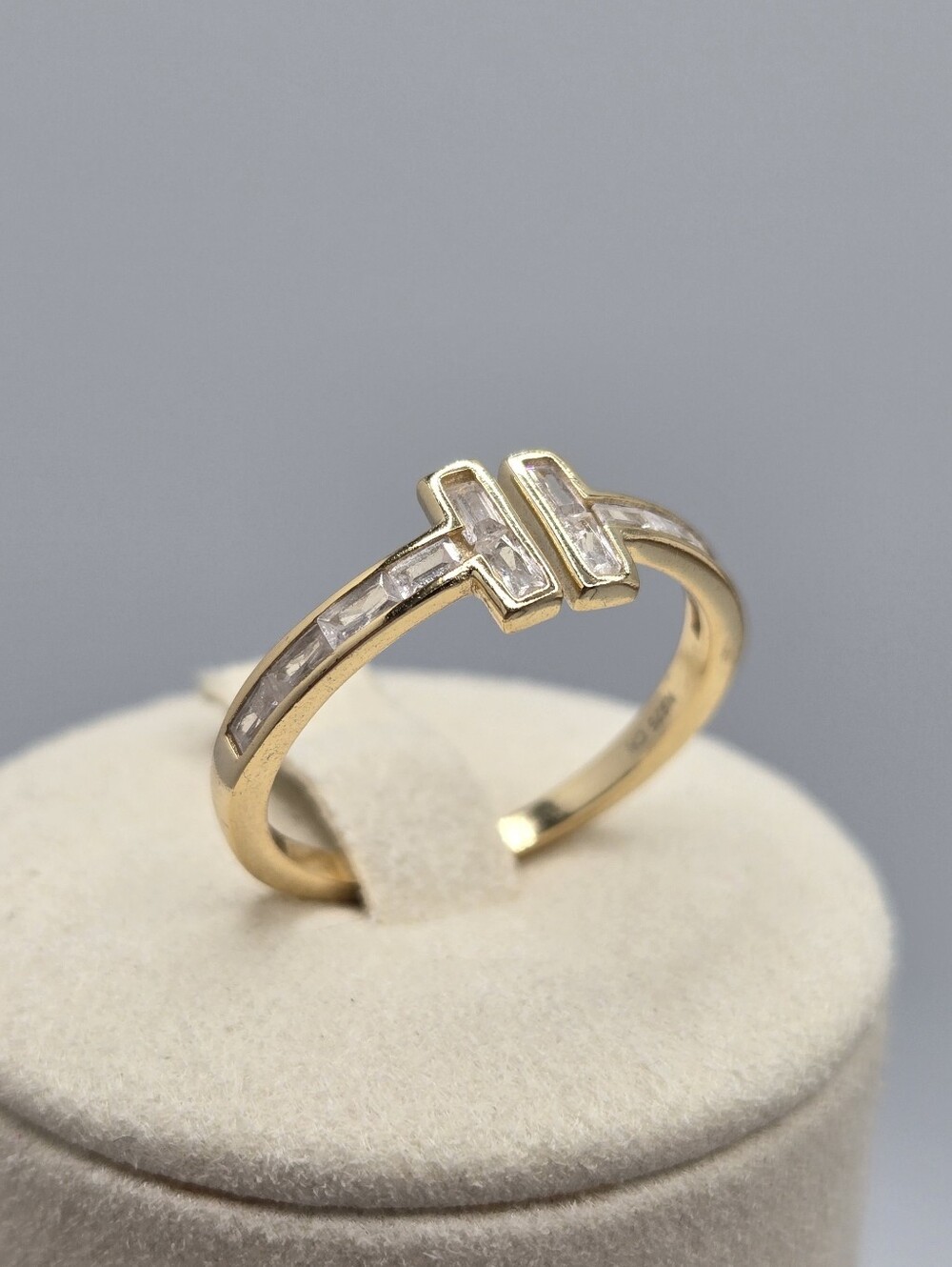 925 Sterling Silver Gold Plated T Motif Baguette CZ Ring Size 8.5 Modern